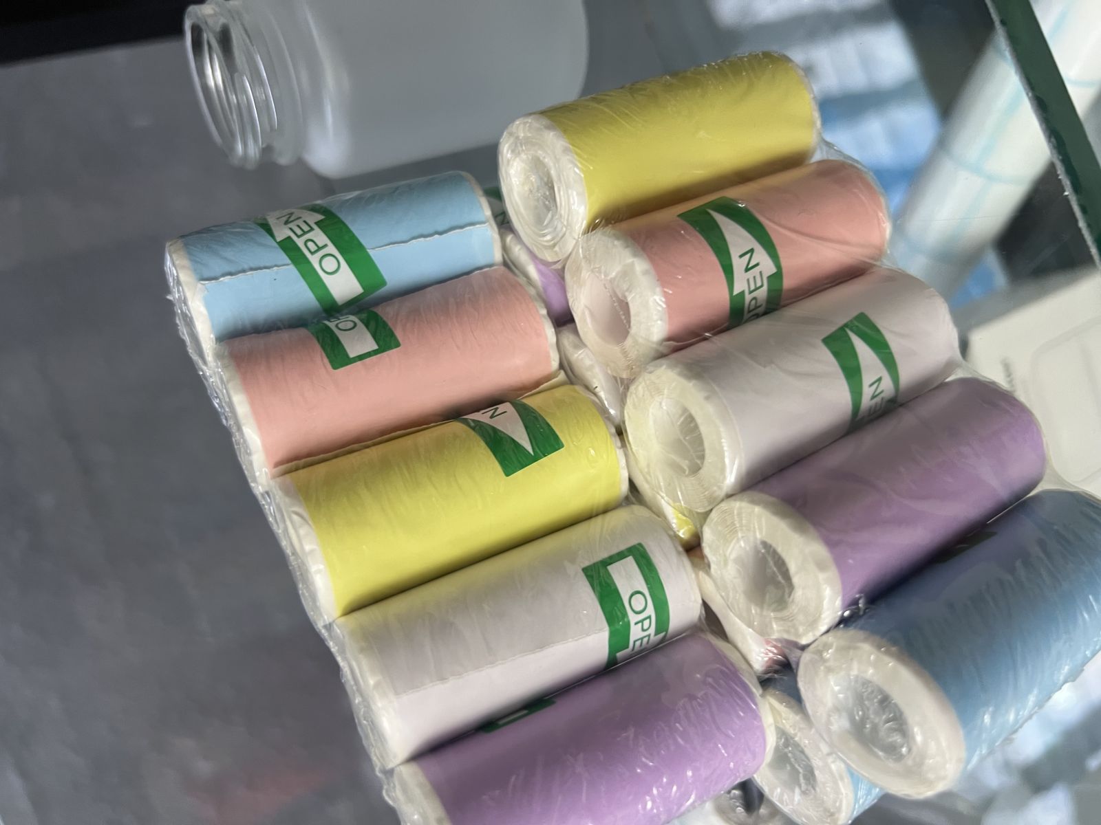 Rouleau autocollant couleur 