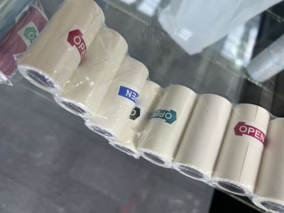 Rouleau autocollant transparent couleur 