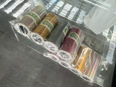 Rouleau autocollant couleur brillant 